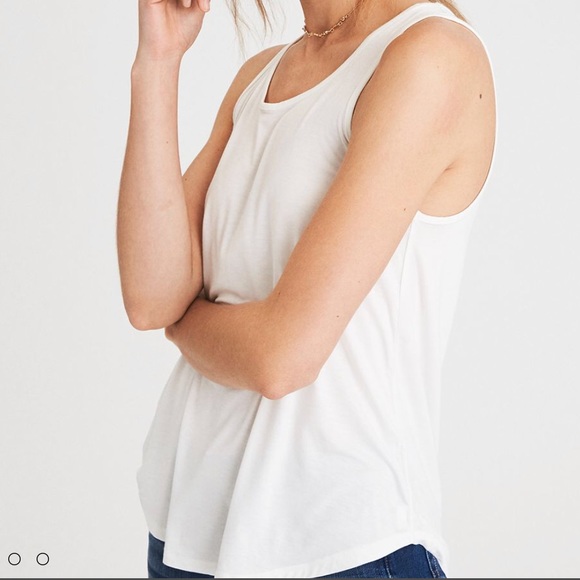 American Eagle Outfitters Tops - American Eagle Soft & Sexy White Tank Top! 🦅